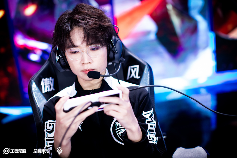 胜阿斯顿维 胜阿斯顿维