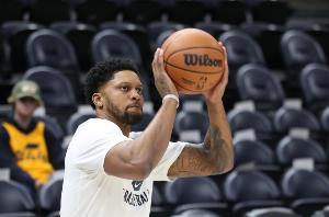 曼城通过一 曼城通过一